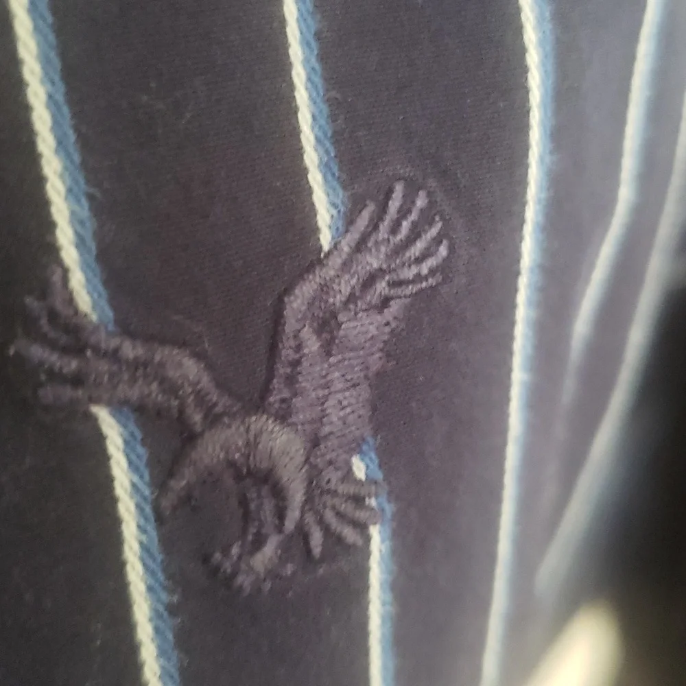 American eagle medium button up - Picture 2 of 4
